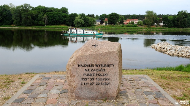 Najbardziej wysunięty na zachód punkt Polski znajduje się w województwie zachodniopomorskim pomiędzy Starym Kostrzynkiem a Osinowem Dolnym. To na terenie Cedyńskiego Parku Krajobrazowego.