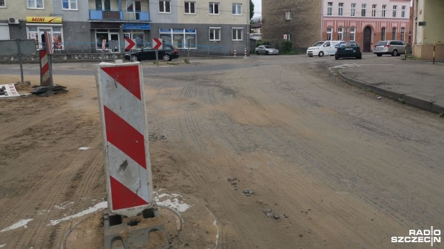 Poprawy stanu nawierzchni - remontowanego odcinka ulicy Okrzei w Stargardzie - domagają się mieszkańcy i kierowcy.