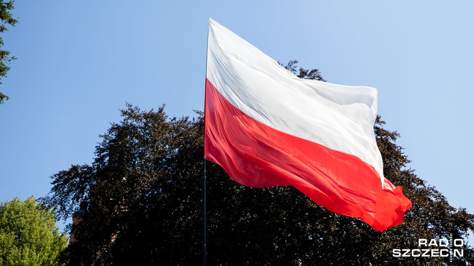 Od kiedy ustanowiono polską flagę?