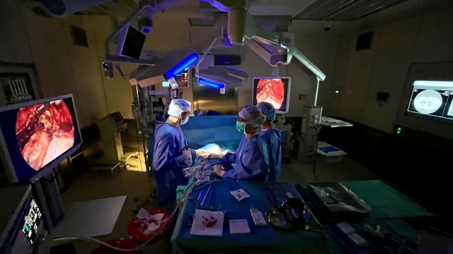 Nowa aparatura do walki z rakiem płuc w szpitalu w Zdunowie. Sprzęt do diagnostyki i leczenia kosztował prawie 3 miliony złotych.